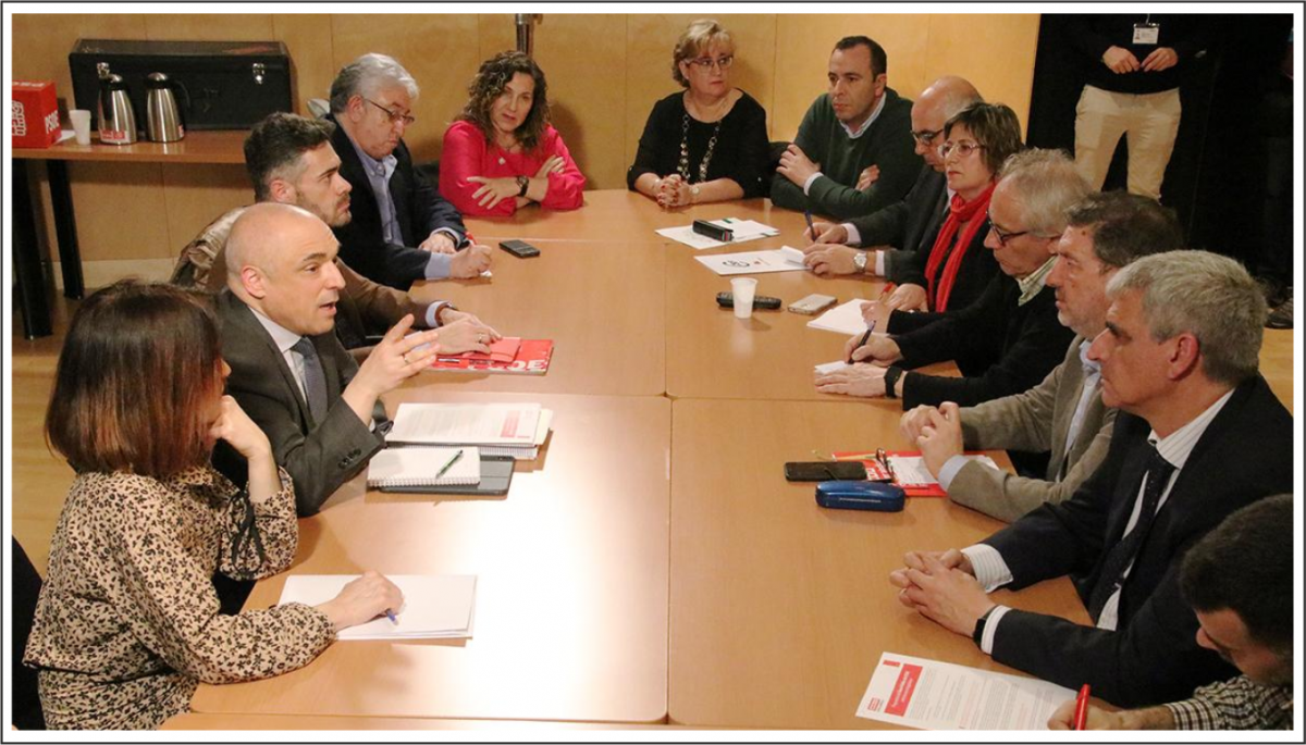 Reunin entre el rea Pblica de CCOO con el grupo parlamenario del PSOE